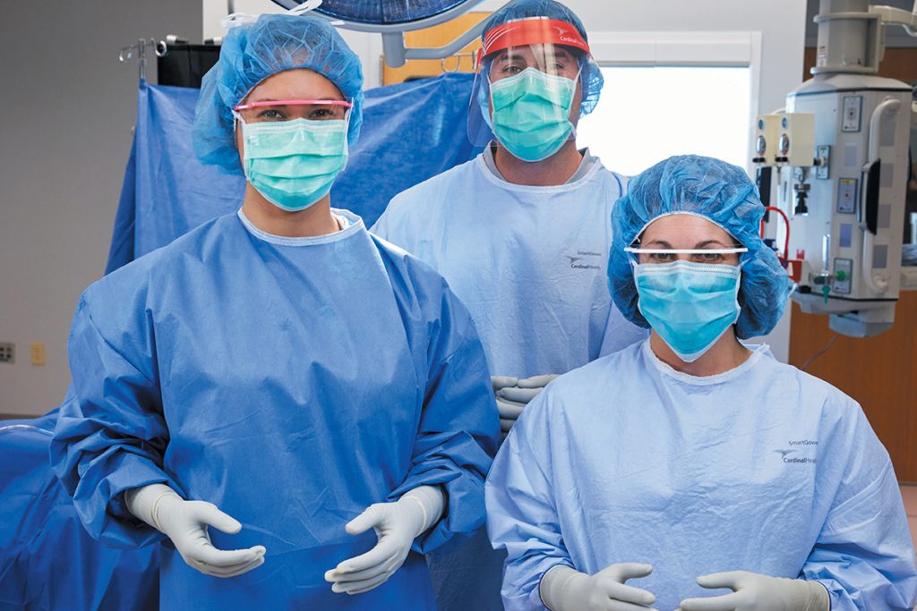 Batas-médicas-ropa-protectora-para-reducir-la-propagación-de-infecciones-1024x683