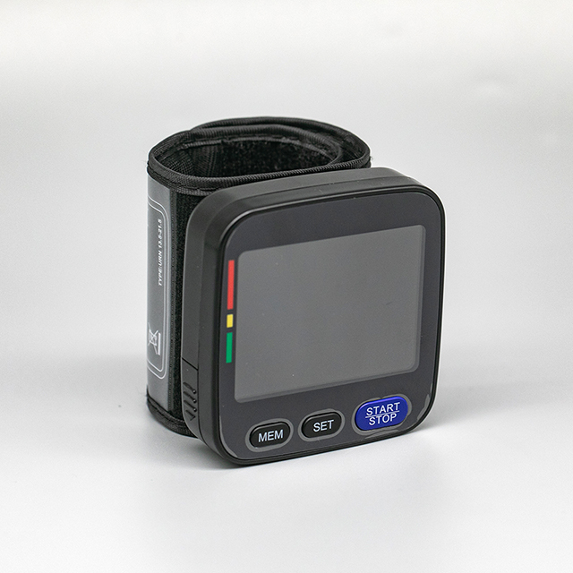 El mejor monitor de presión arterial de muñeca portátil digital con muñequera ajustable