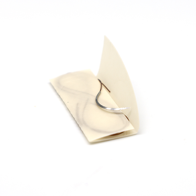 Sutura de catgut crómico absorbible para uso quirúrgico