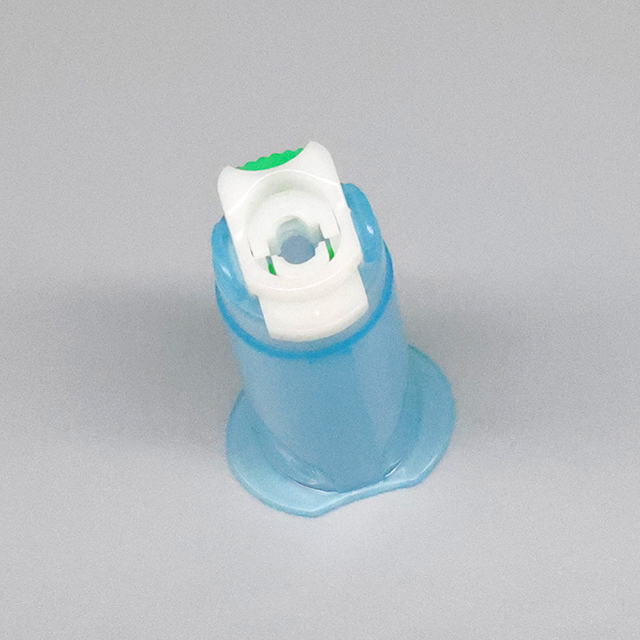 Portaagujas desechable de liberación rápida para extracción de sangre